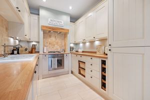 Kitchen- click for photo gallery